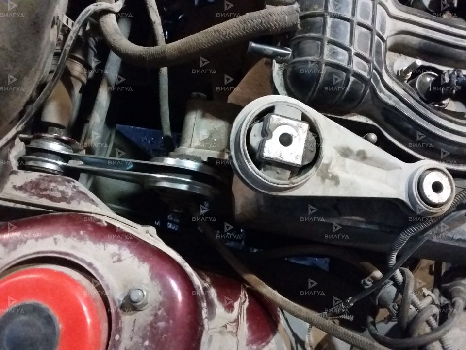 Ремонт и замена подушки двигателя Jeep в Сургуте