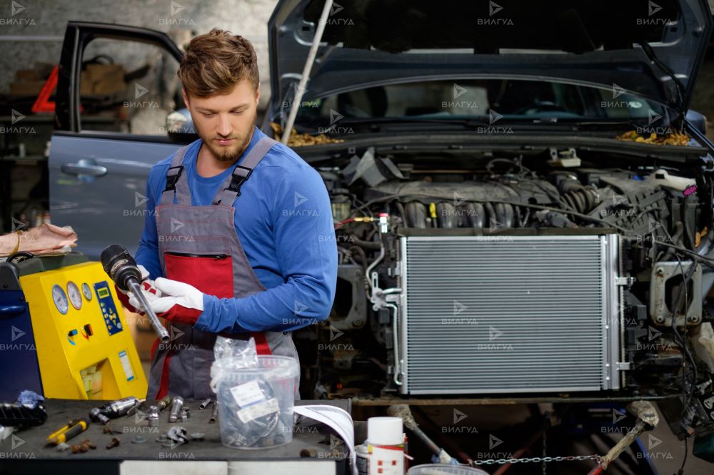 Замена радиатора охлаждения Lexus в Сургуте
