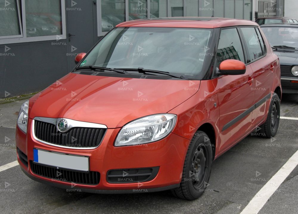 Регулировка ручного тормоза Škoda Fabia в Сургуте