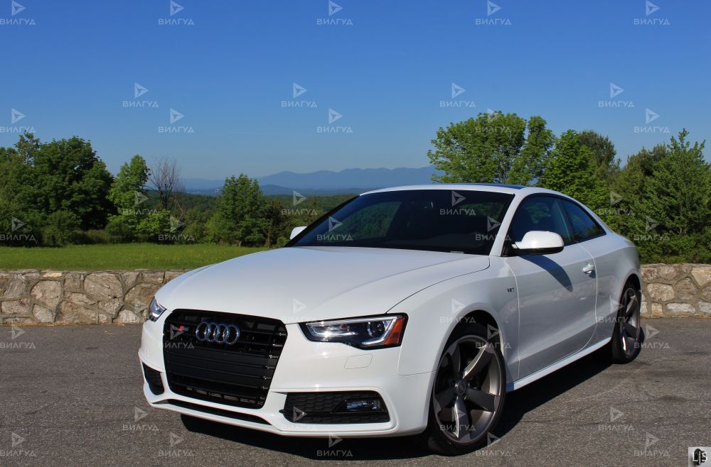 Замена датчика давления масла Audi S5 в Сургуте