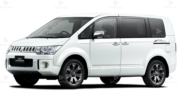 Замена датчика парковки Mitsubishi Delica в Сургуте
