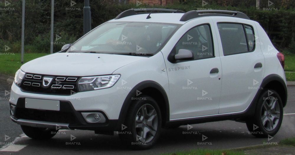 Замена датчика парковки Renault Sandero в Сургуте