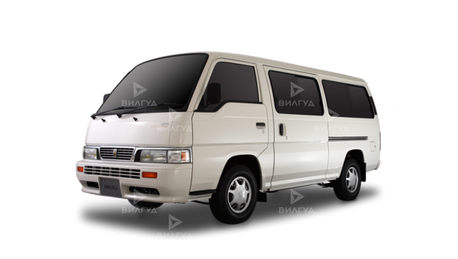 Замена расширительного бачка Nissan Caravan в Сургуте