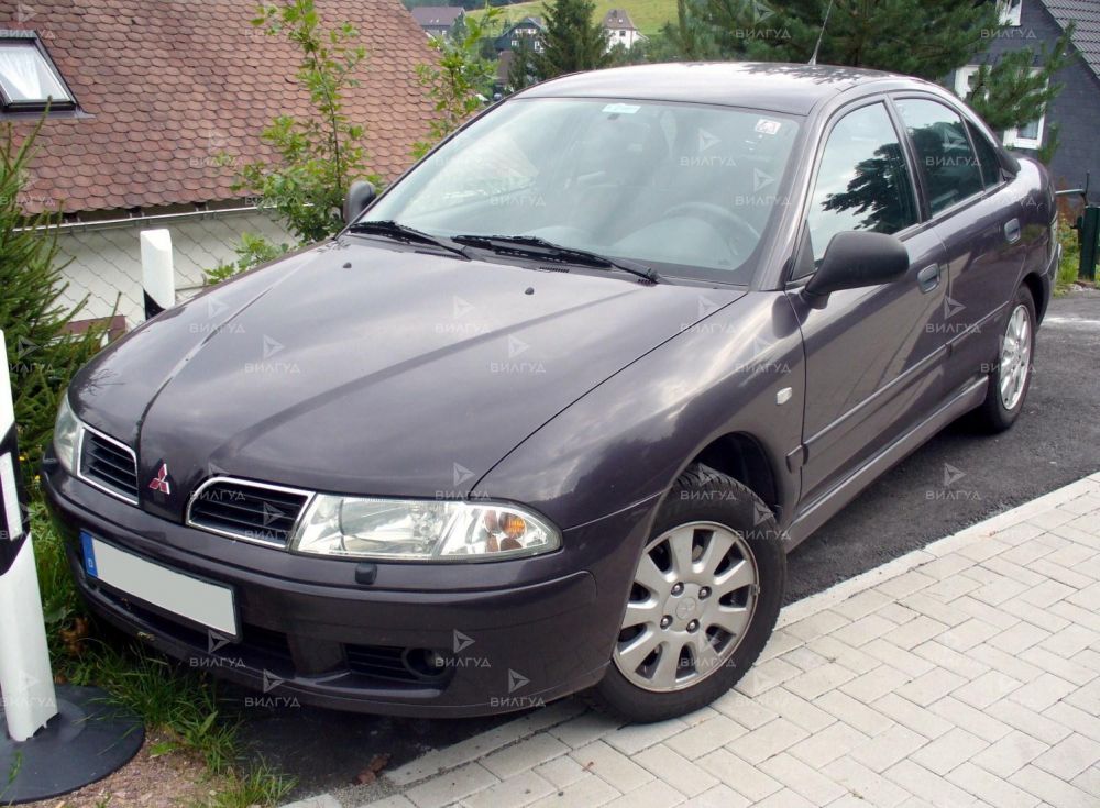 Замена водяного насоса Mitsubishi Carisma в Сургуте