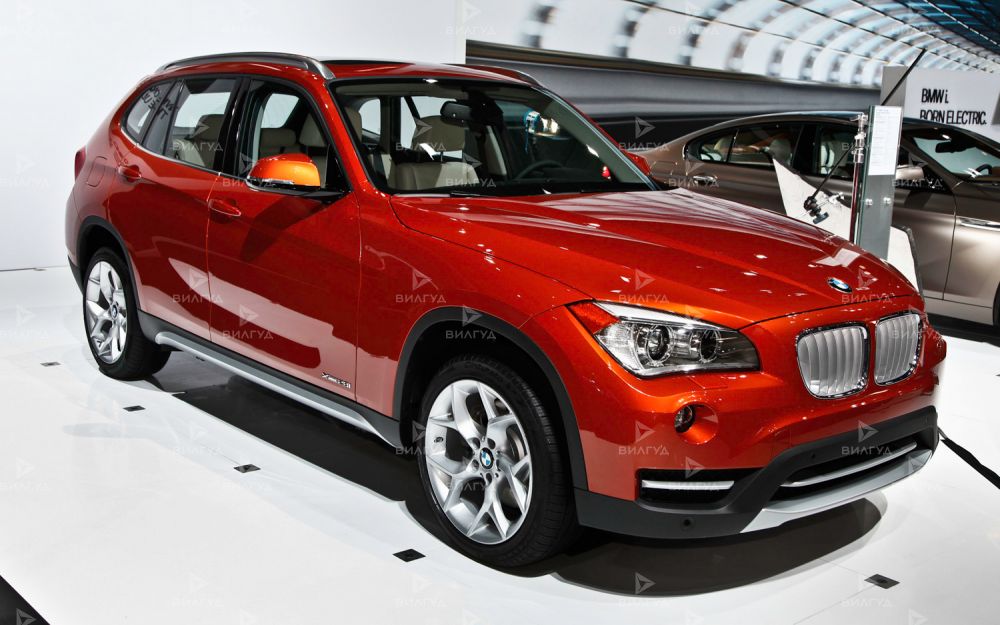 Замена передних пружин BMW X1 в Сургуте