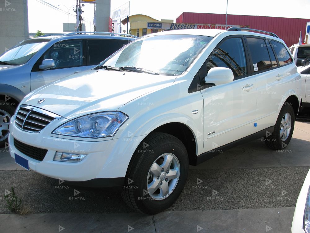 Замена моторчика печки Ssangyong Kyron в Сургуте
