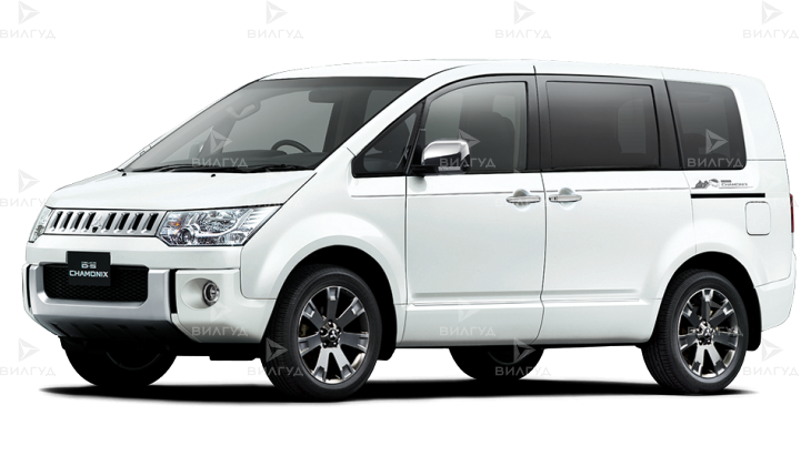 Замена масла ДВС Mitsubishi Delica в Сургуте