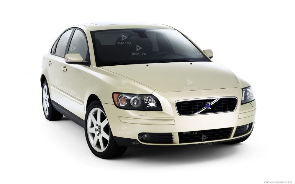 Замена салонного фильтра Volvo S40 в Сургуте